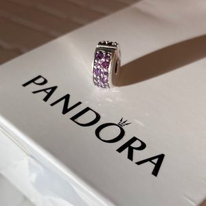 Authentic pandora clip like new 🚨🚨🚨🙀🙀